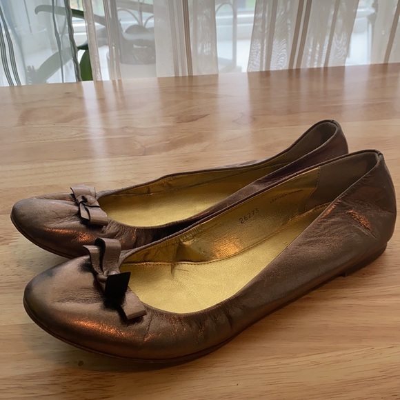J Crew Metallic Leather Ballet Flats with Bow Accent - Picture 16 of 16
